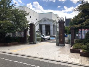 岸中学校